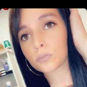 Meet your Posher, Angelique